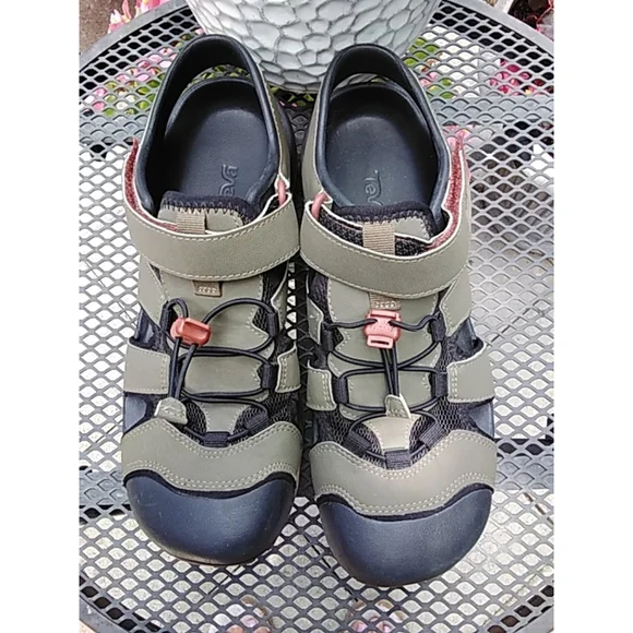 🌻EUC Men's Unisex Teva Sandals Size 9 Green - Picture 2 of 10